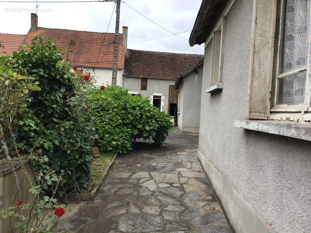 Maison à COULONGES