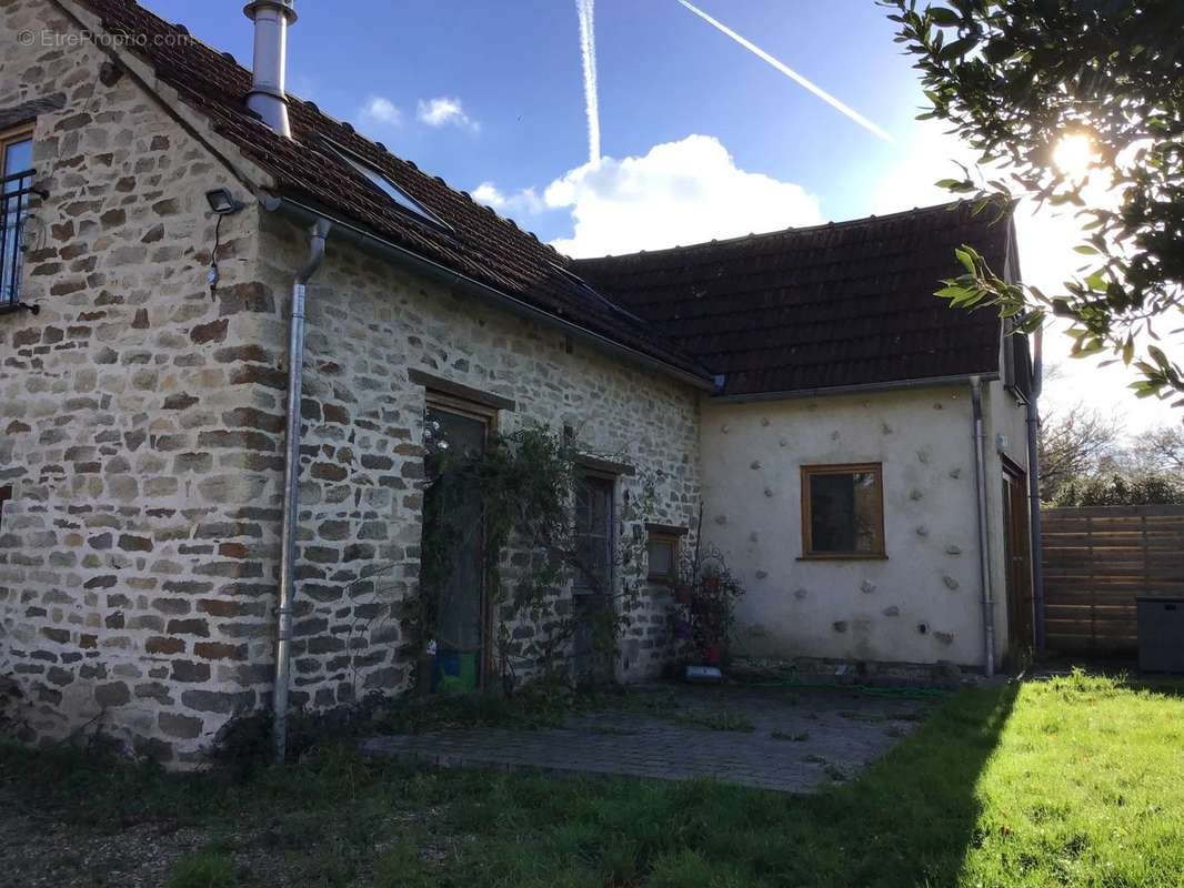 Maison à COULONGES