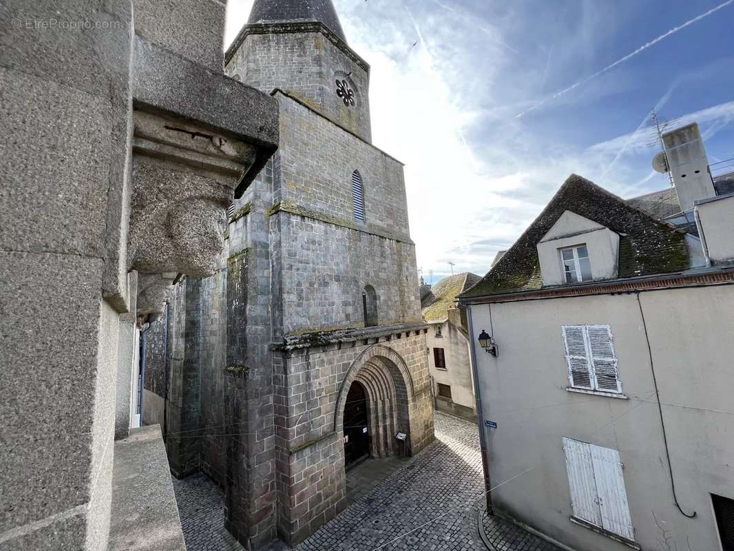 Maison à MAGNAC-LAVAL