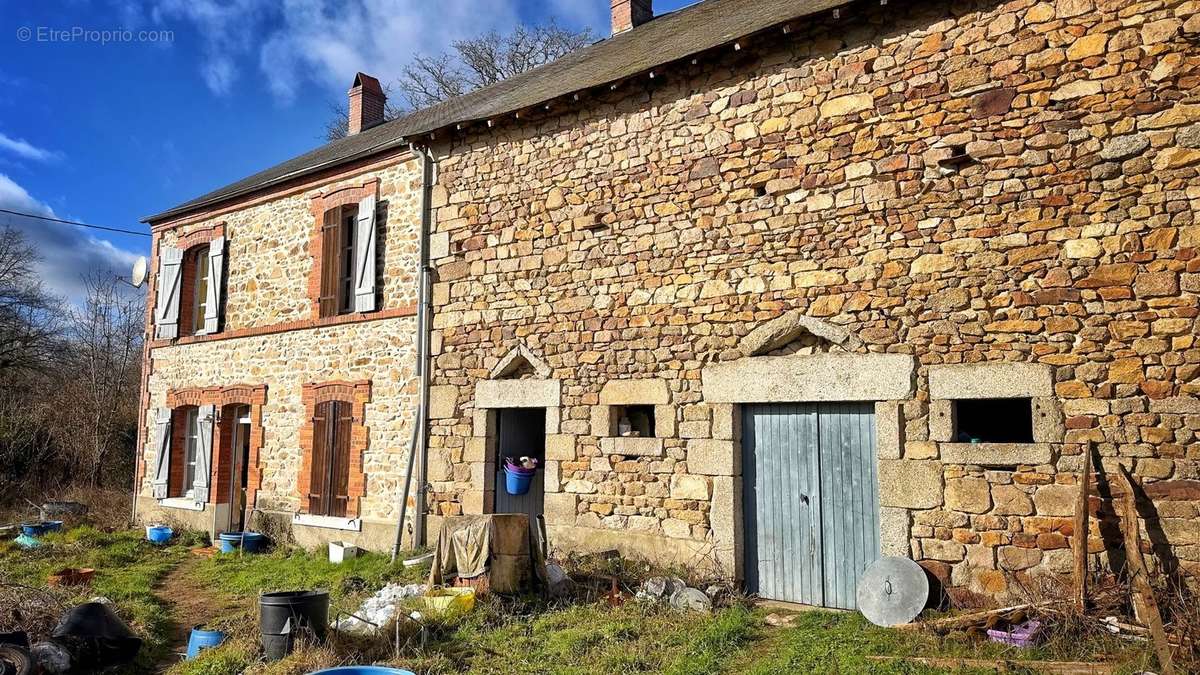 Maison à BOUSSAC