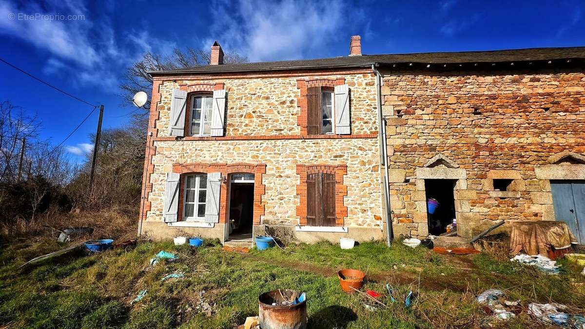 Maison à BOUSSAC