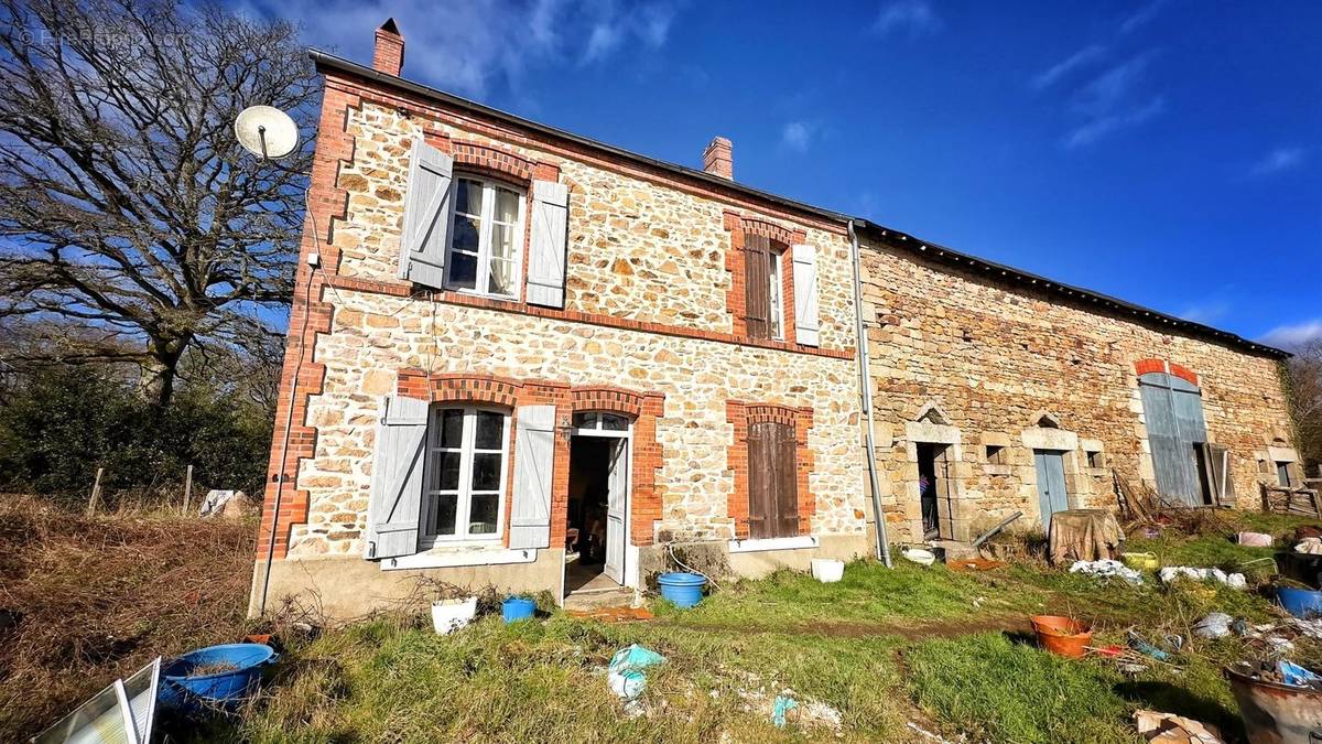 Maison à BOUSSAC