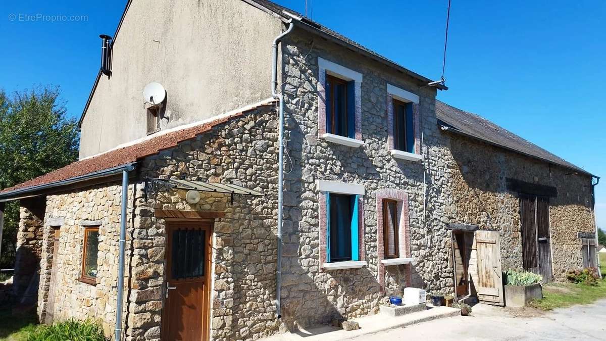 Maison à ARNAC-LA-POSTE