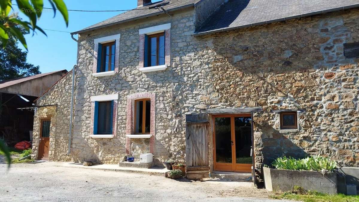 Maison à ARNAC-LA-POSTE