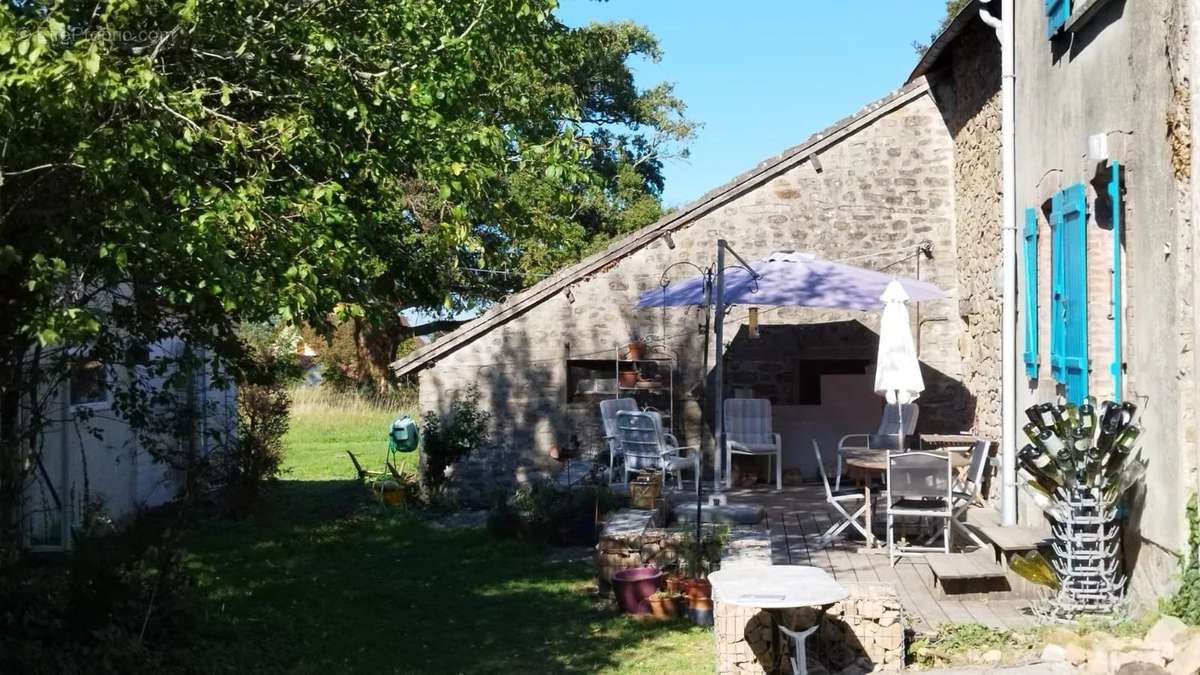 Maison à ARNAC-LA-POSTE