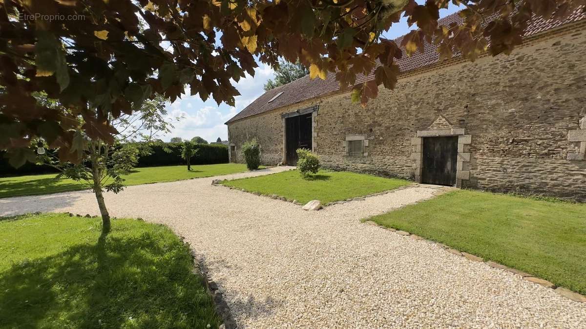 Maison à BOUSSAC