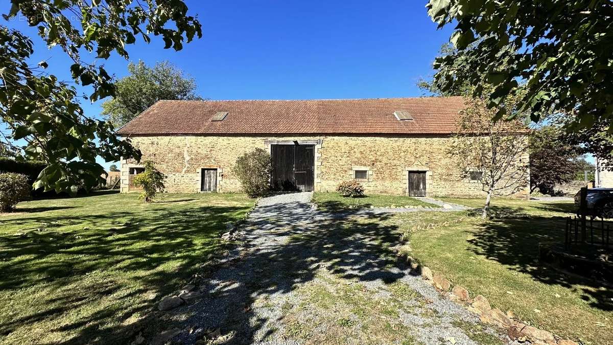 Maison à BOUSSAC