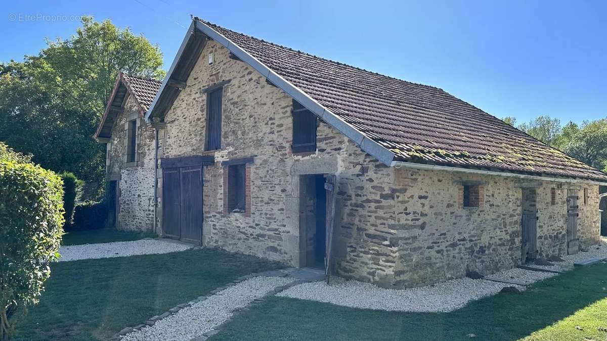 Maison à BOUSSAC