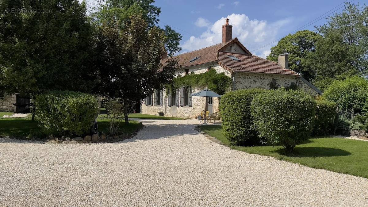 Maison à BOUSSAC