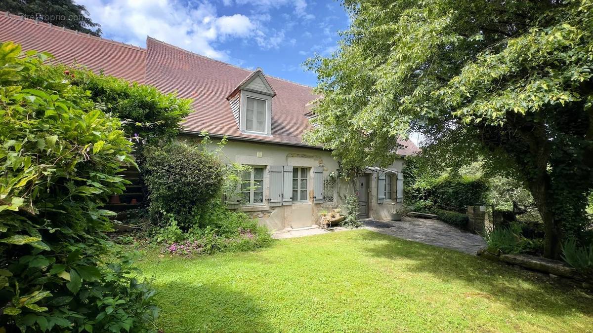 Maison à BOUSSAC