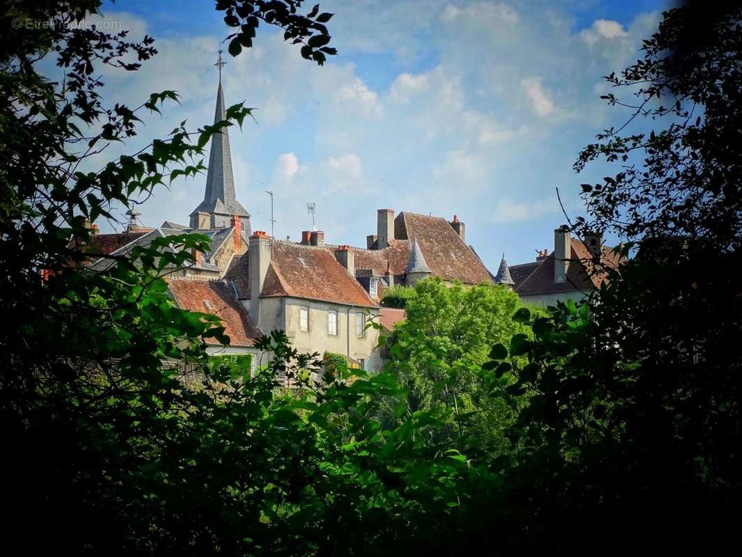 Maison à BOUSSAC