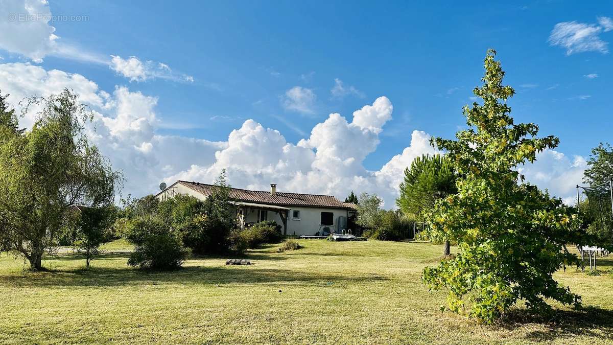 Maison à MONFAUCON