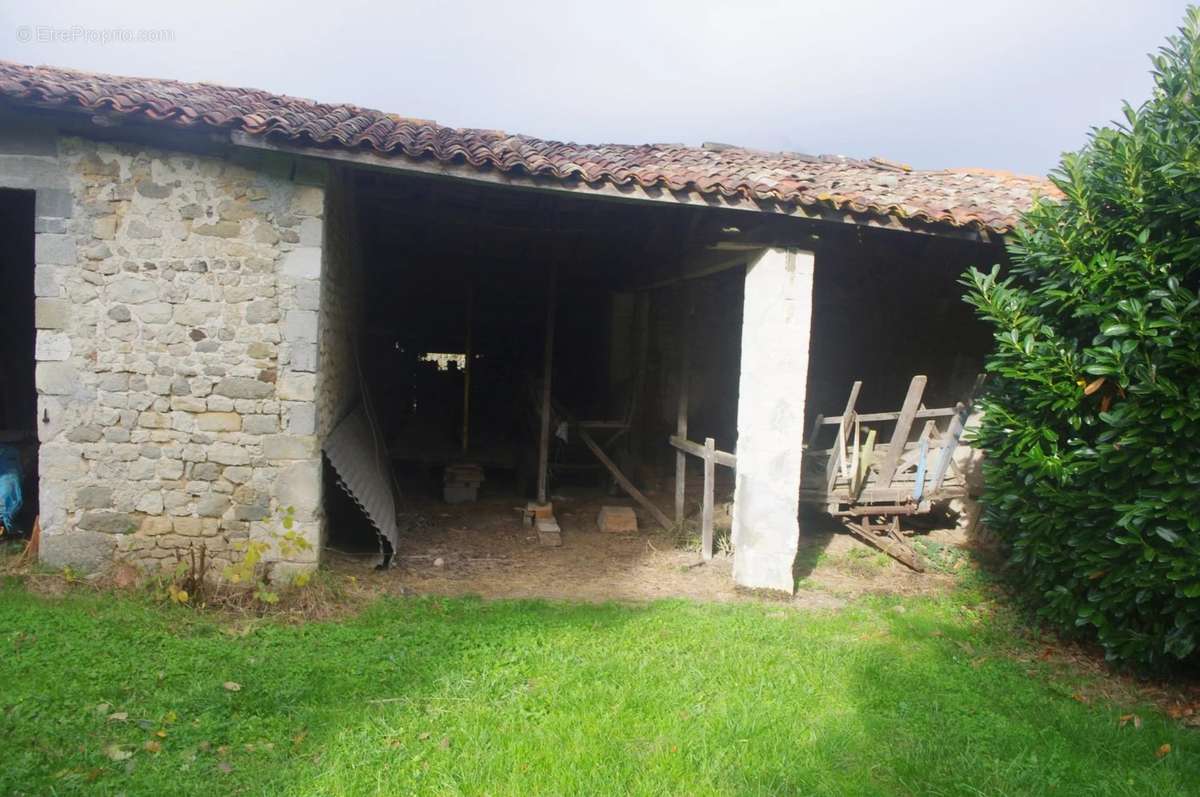 Maison à CHILLAC