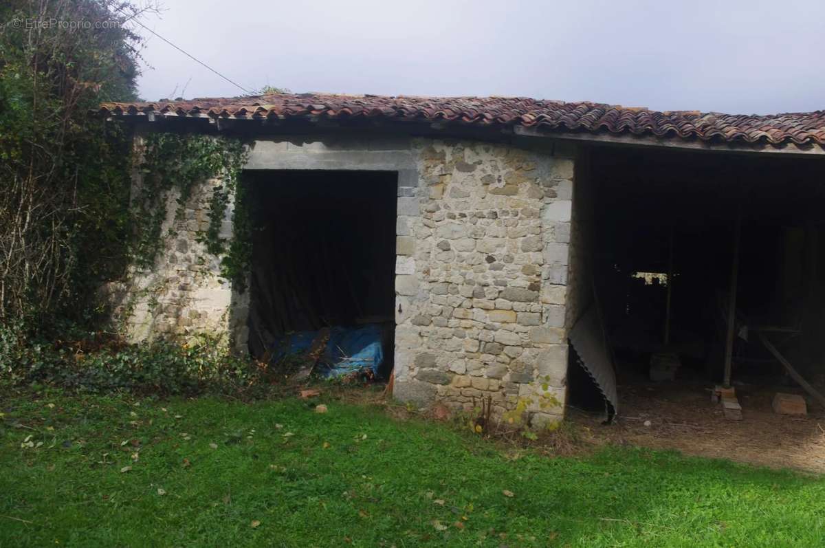 Maison à CHILLAC