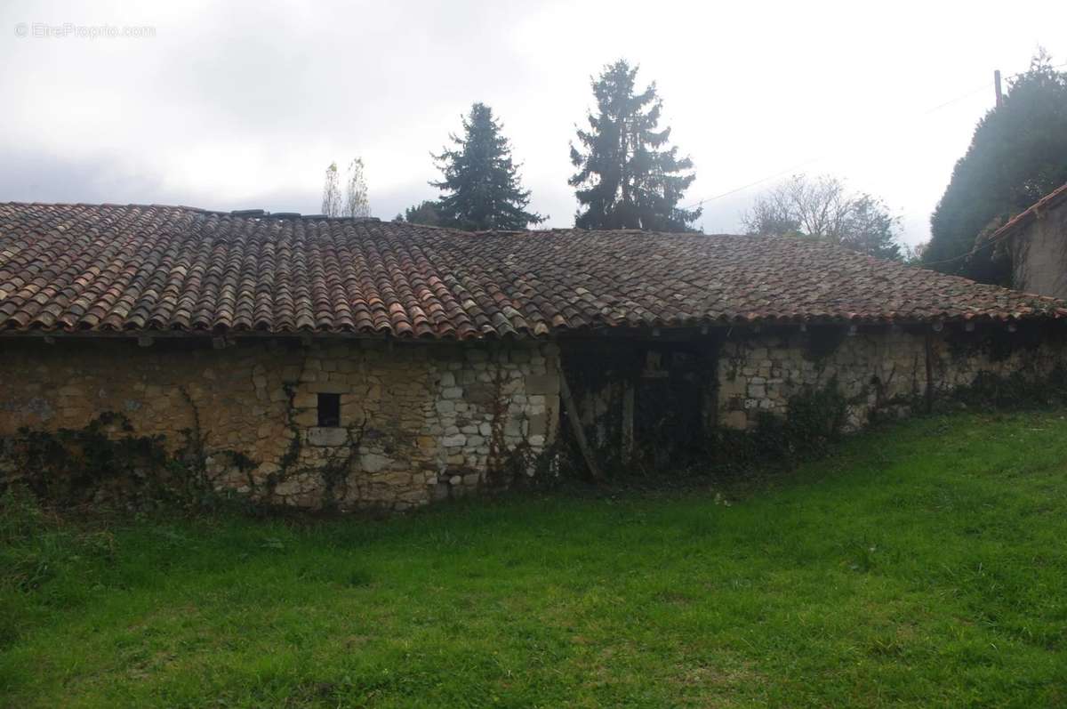 Maison à CHILLAC