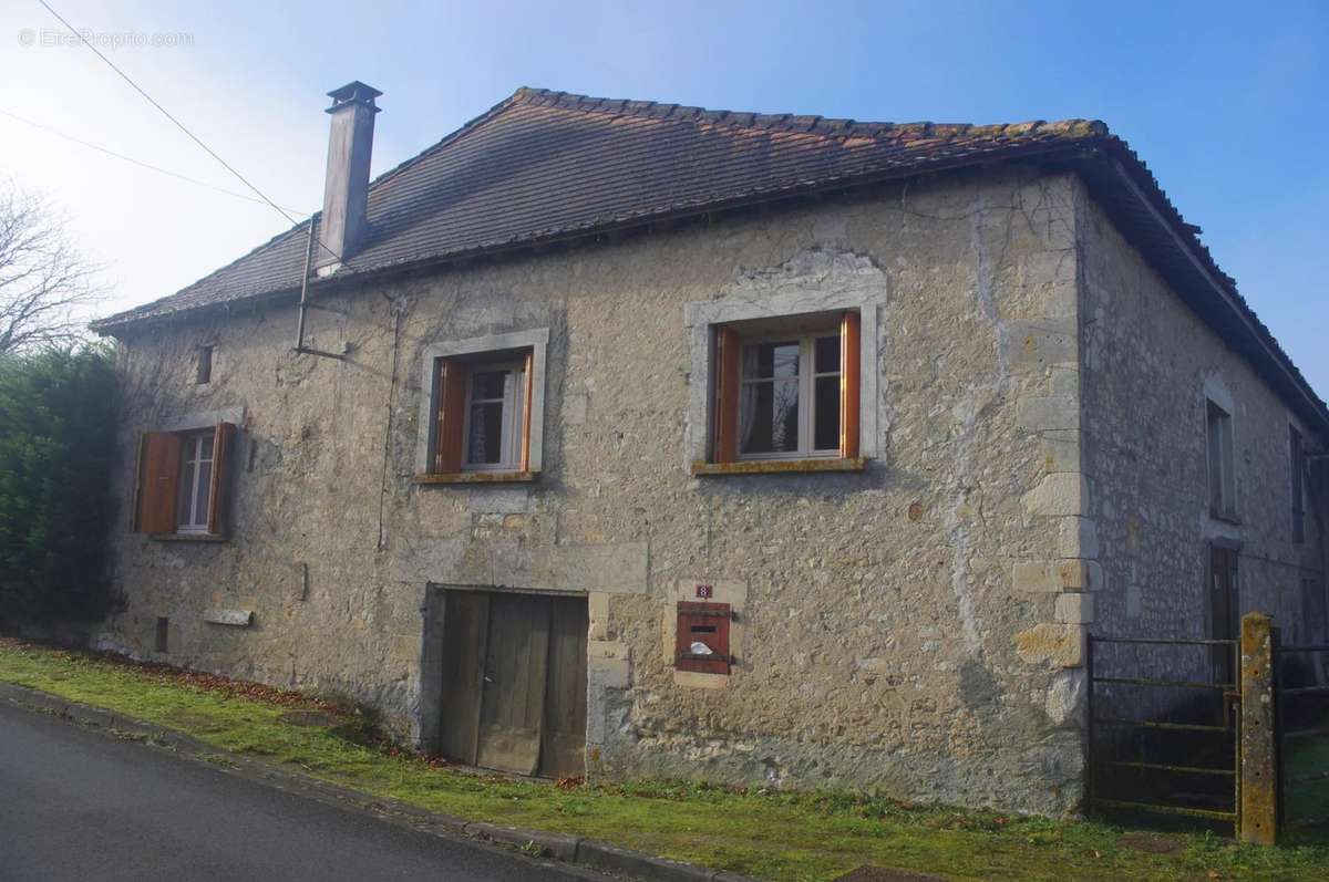 Maison à CHILLAC