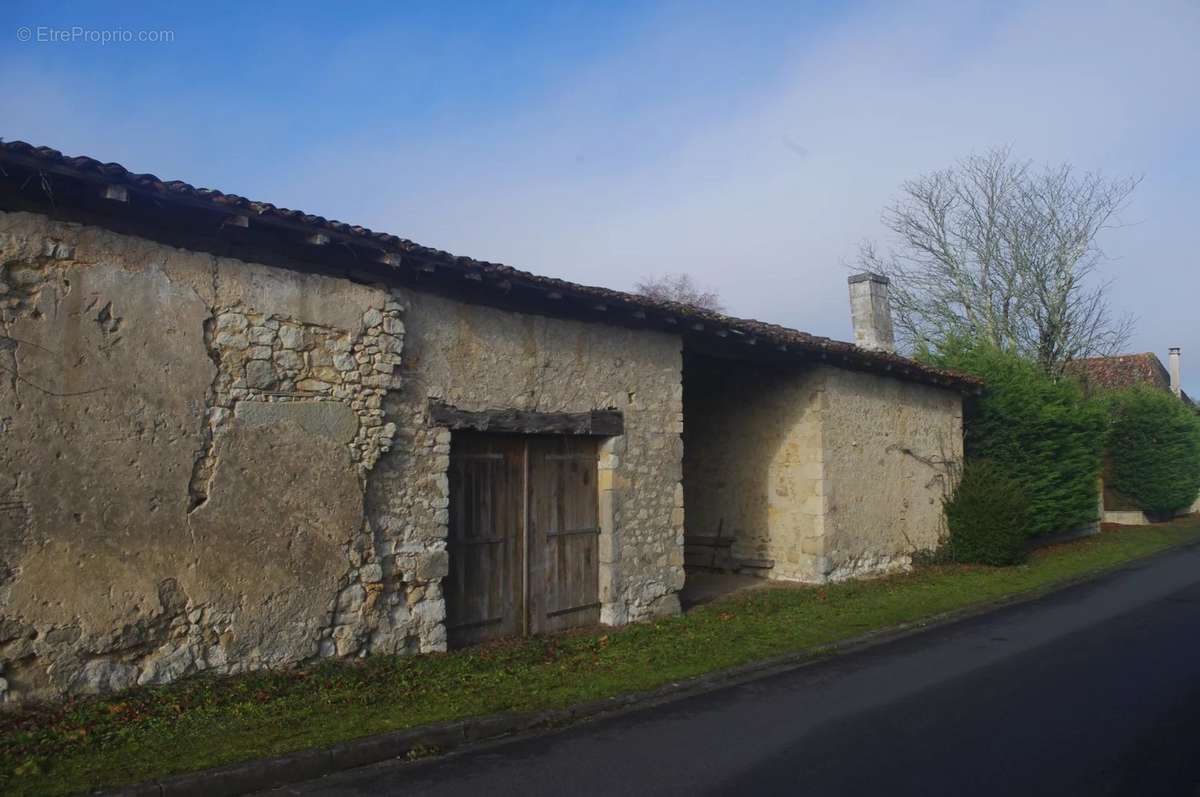 Maison à CHILLAC