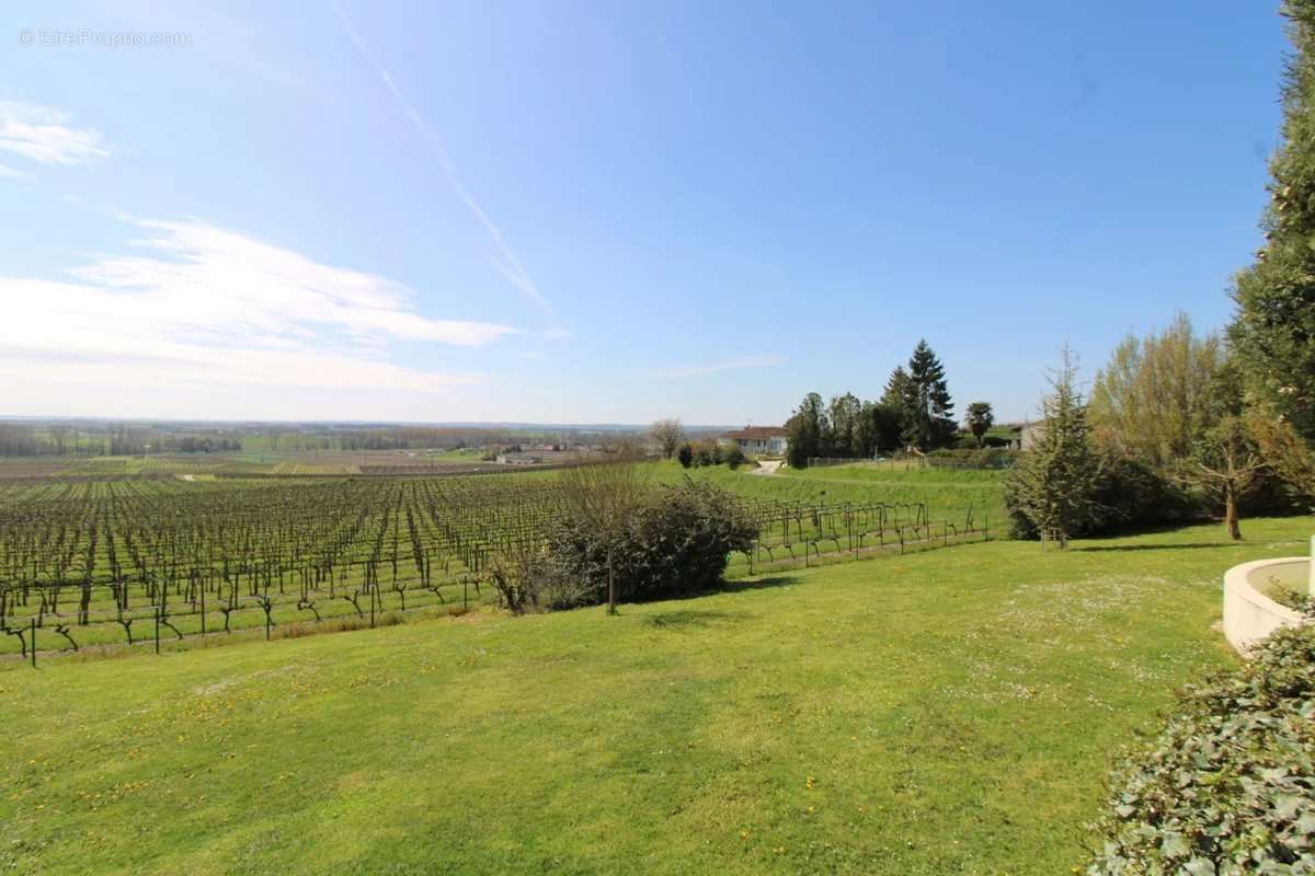 Maison à JARNAC-CHAMPAGNE