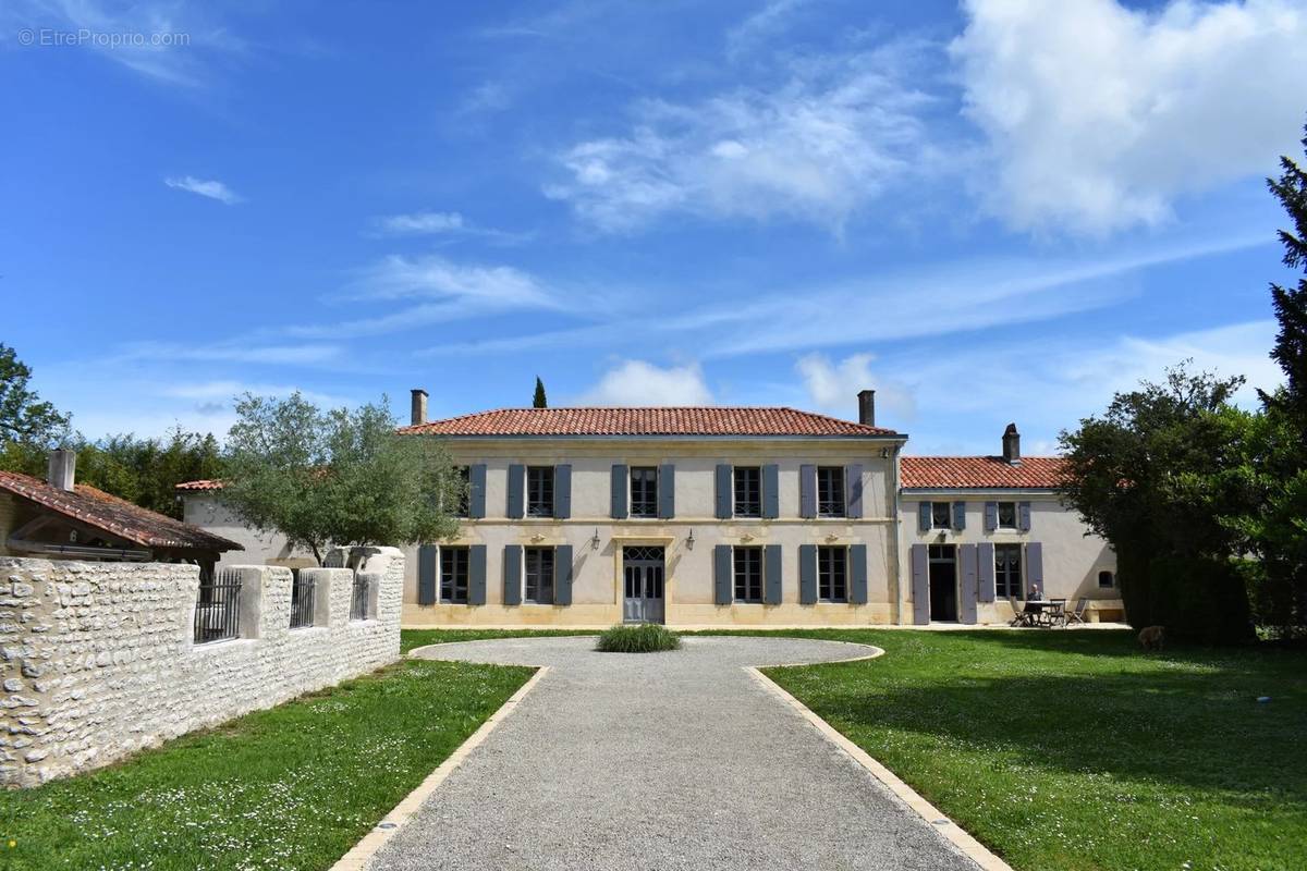 Maison à BERNAY-SAINT-MARTIN