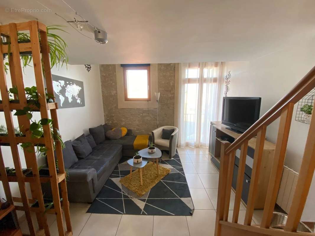 Appartement à MEZE