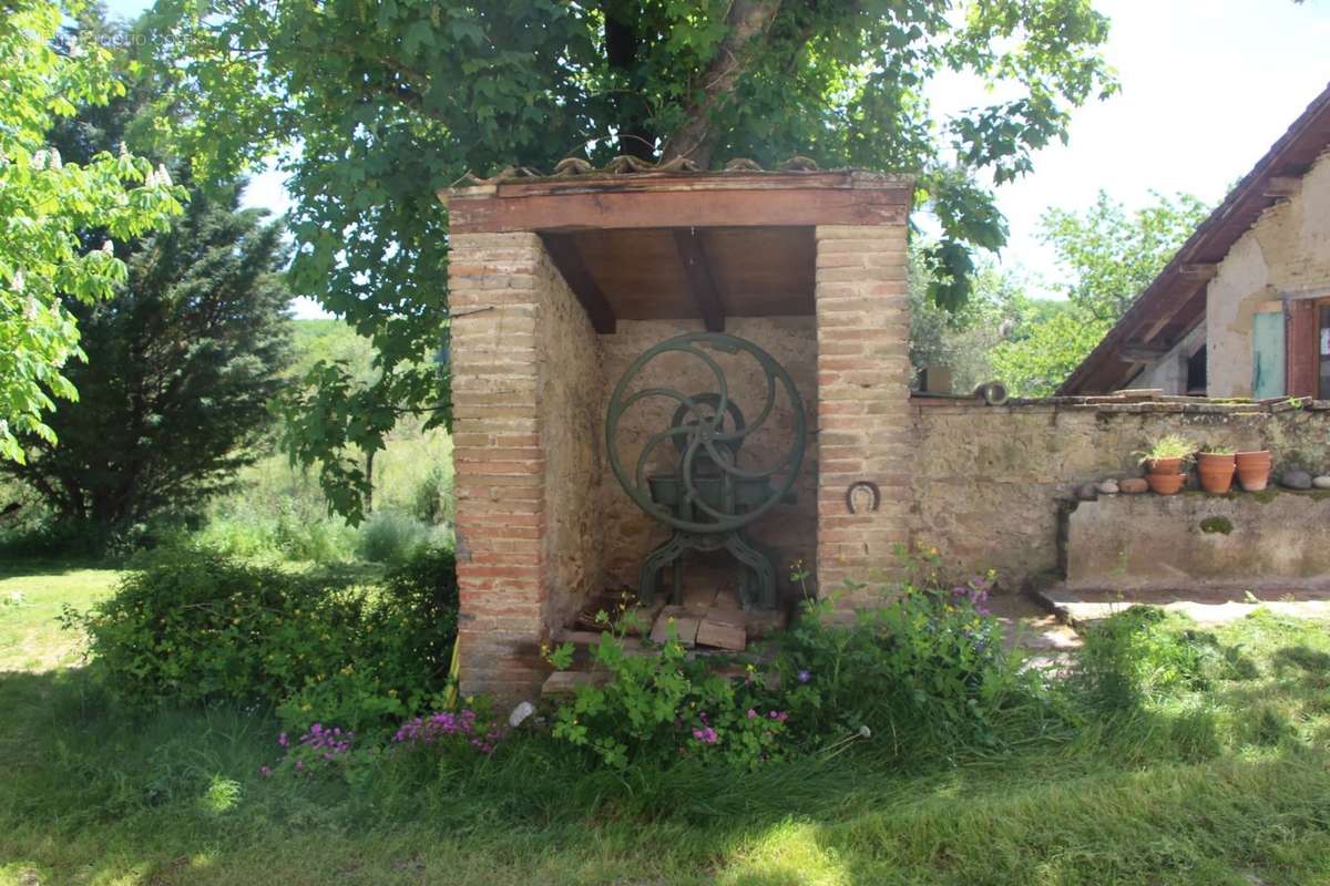 Maison à MONCLAR-DE-QUERCY