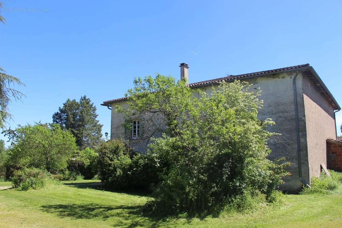 Maison à MONCLAR-DE-QUERCY