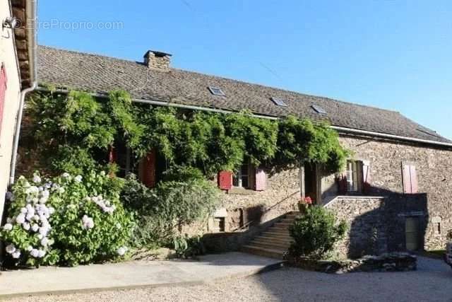 Maison à RIEUPEYROUX