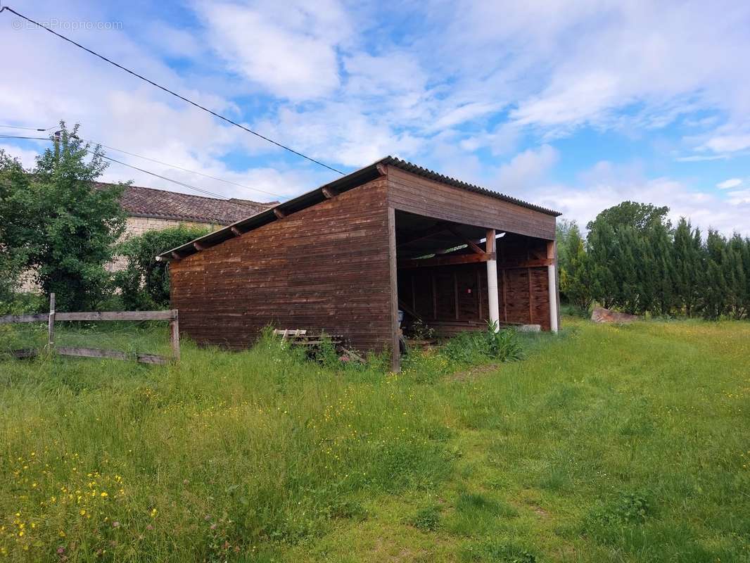 Maison à FRAUSSEILLES