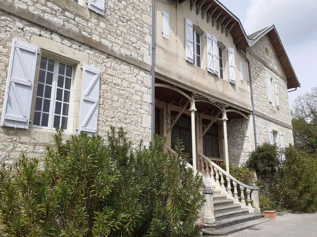 Maison à MONTPEZAT-DE-QUERCY