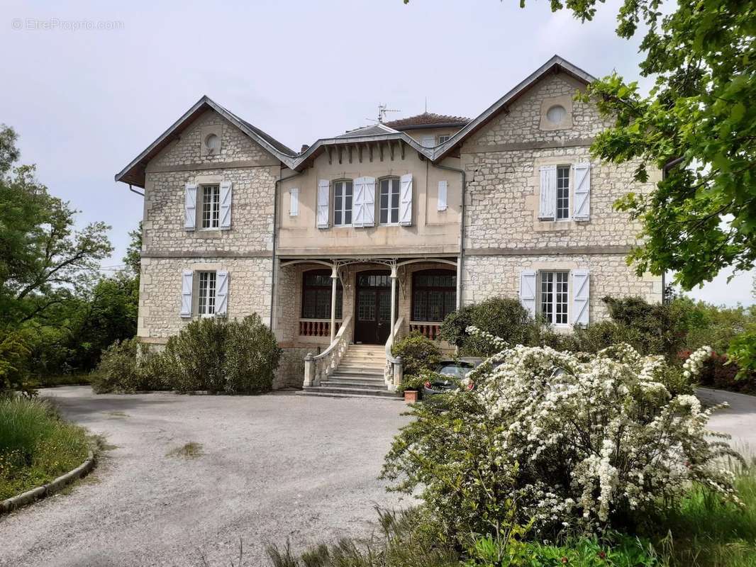 Maison à MONTPEZAT-DE-QUERCY