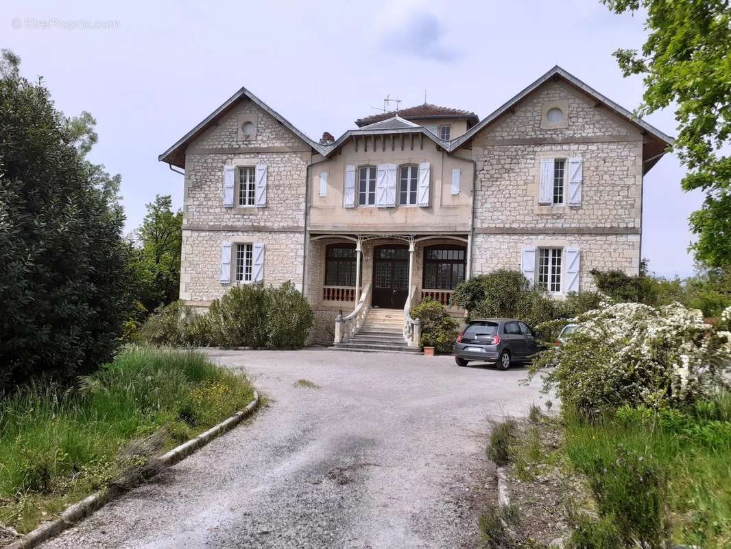 Maison à MONTPEZAT-DE-QUERCY