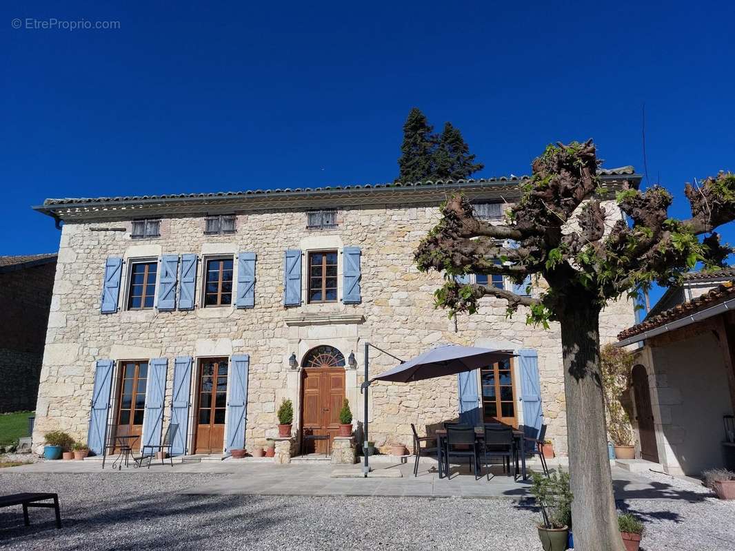 Maison à CAHUZAC-SUR-VERE