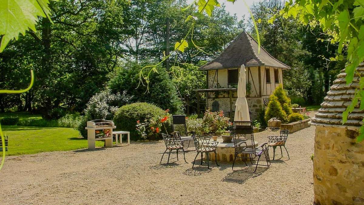 Maison à BEAULIEU-SUR-DORDOGNE