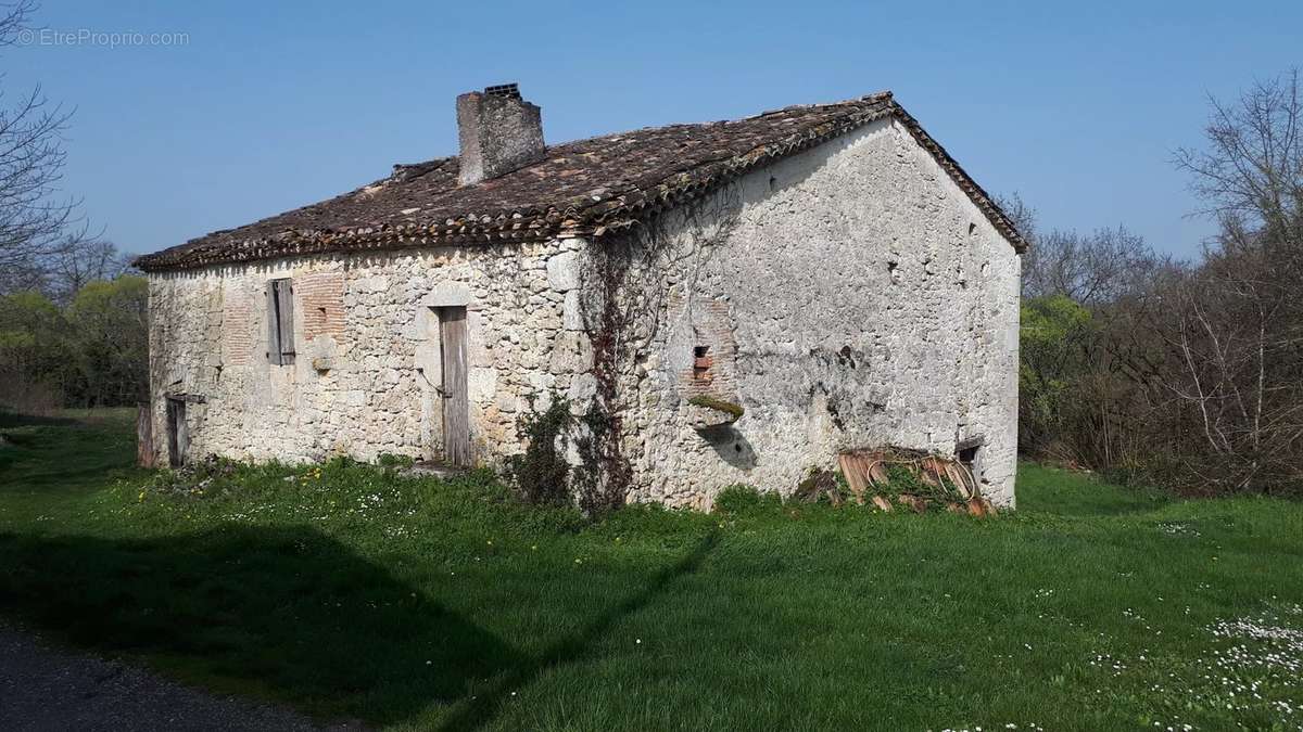 Maison à MONTAIGU-DE-QUERCY