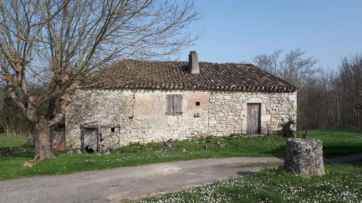 Maison à MONTAIGU-DE-QUERCY