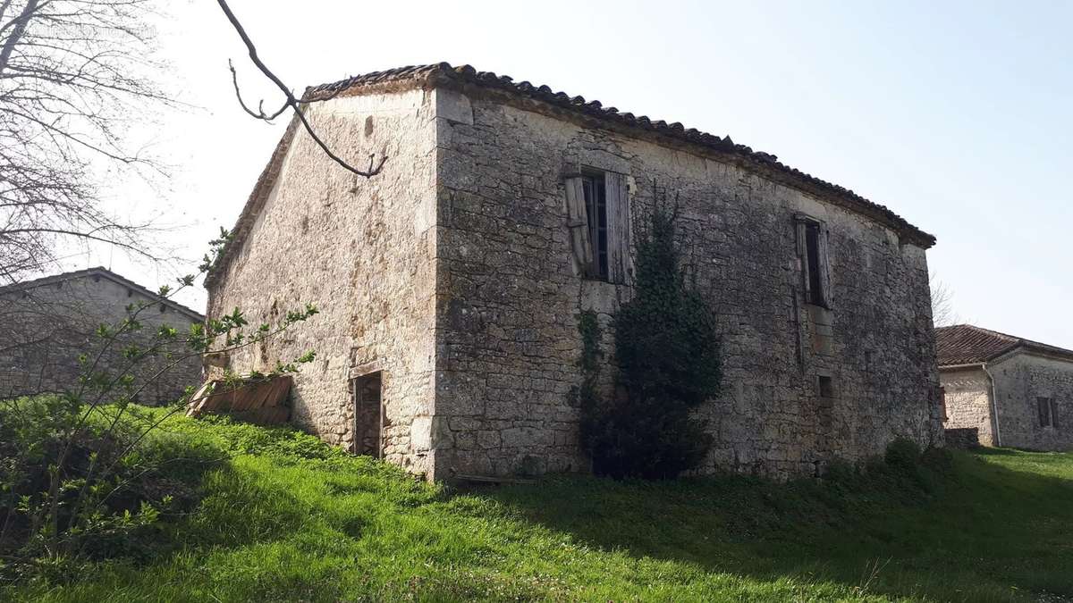 Maison à MONTAIGU-DE-QUERCY