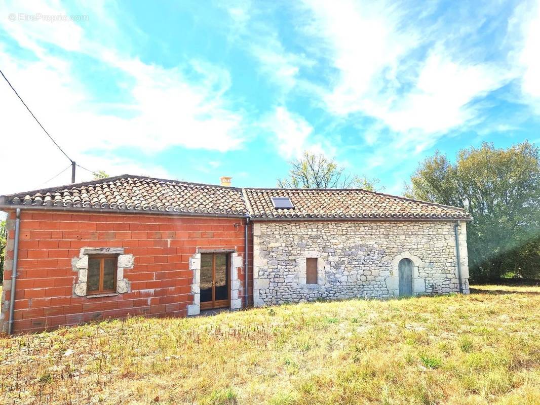 Maison à MONTAIGU-DE-QUERCY