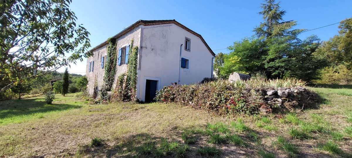 Maison à MONTAIGU-DE-QUERCY