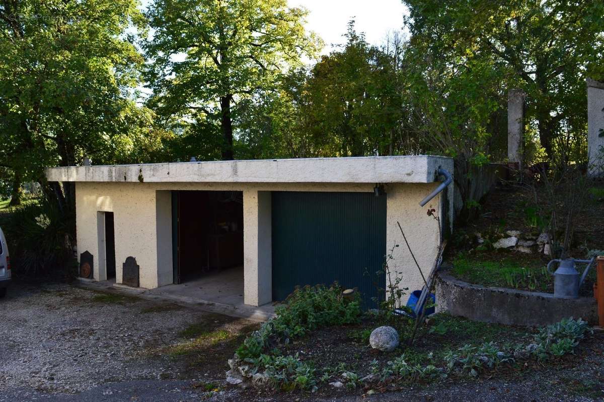 Maison à MONTAIGU-DE-QUERCY