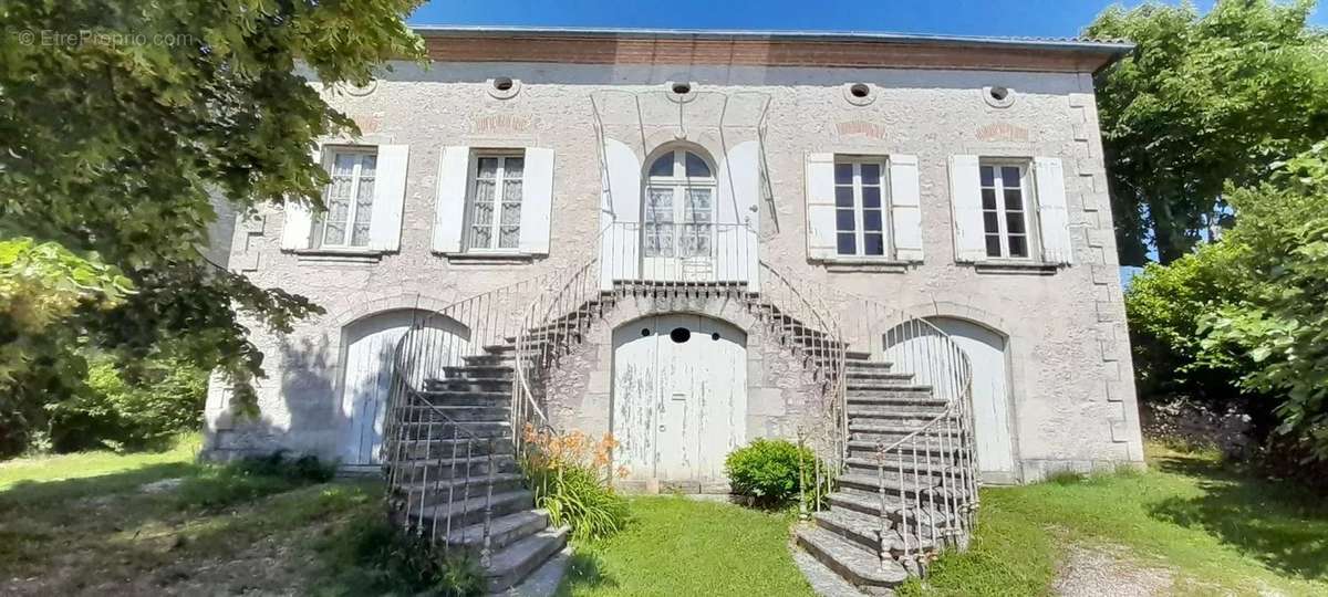 Maison à BEAUVILLE