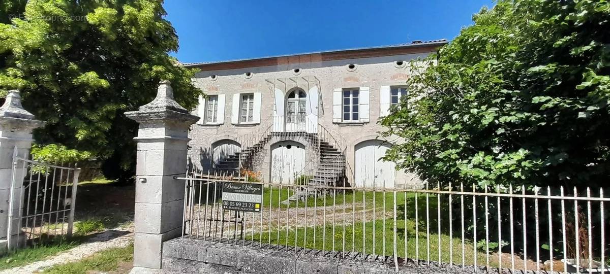 Maison à BEAUVILLE