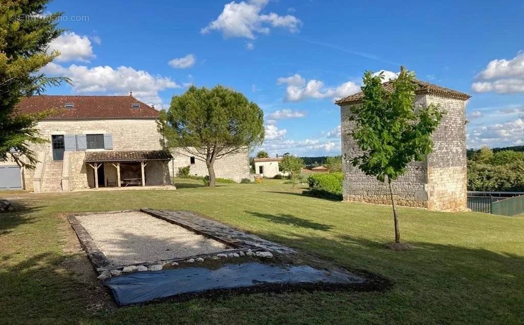 Maison à MONTAIGU-DE-QUERCY