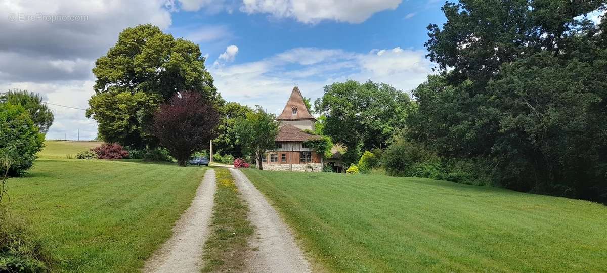 Maison à BRASSAC