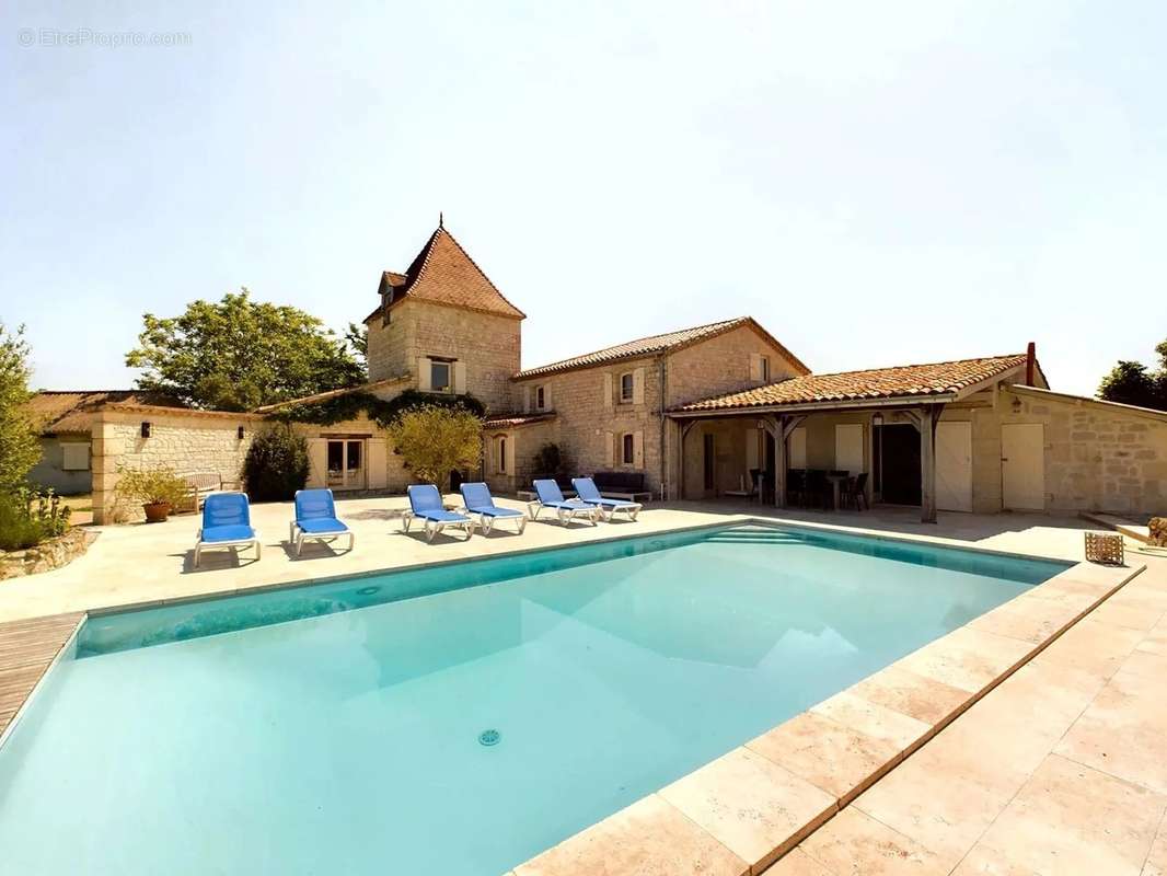 Maison à MONTAIGU-DE-QUERCY