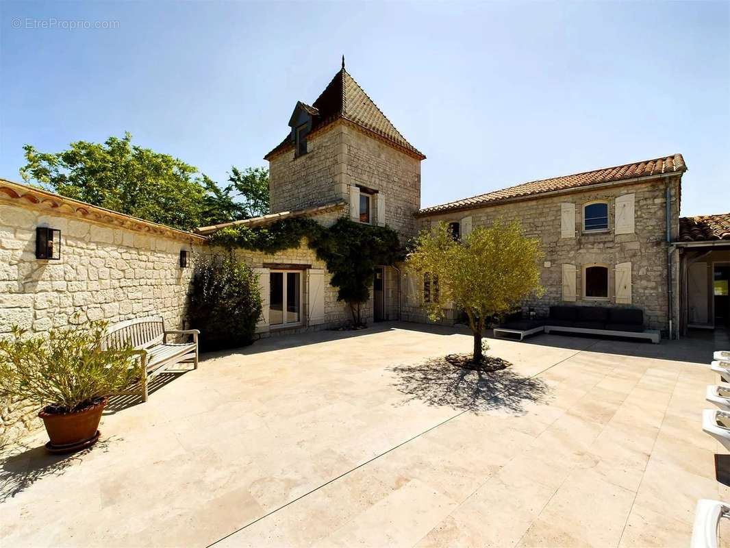 Maison à MONTAIGU-DE-QUERCY