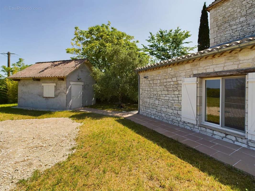 Maison à MONTAIGU-DE-QUERCY