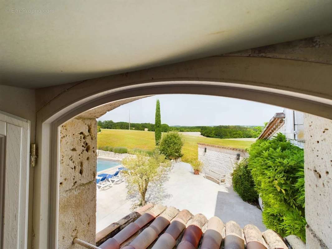 Maison à MONTAIGU-DE-QUERCY