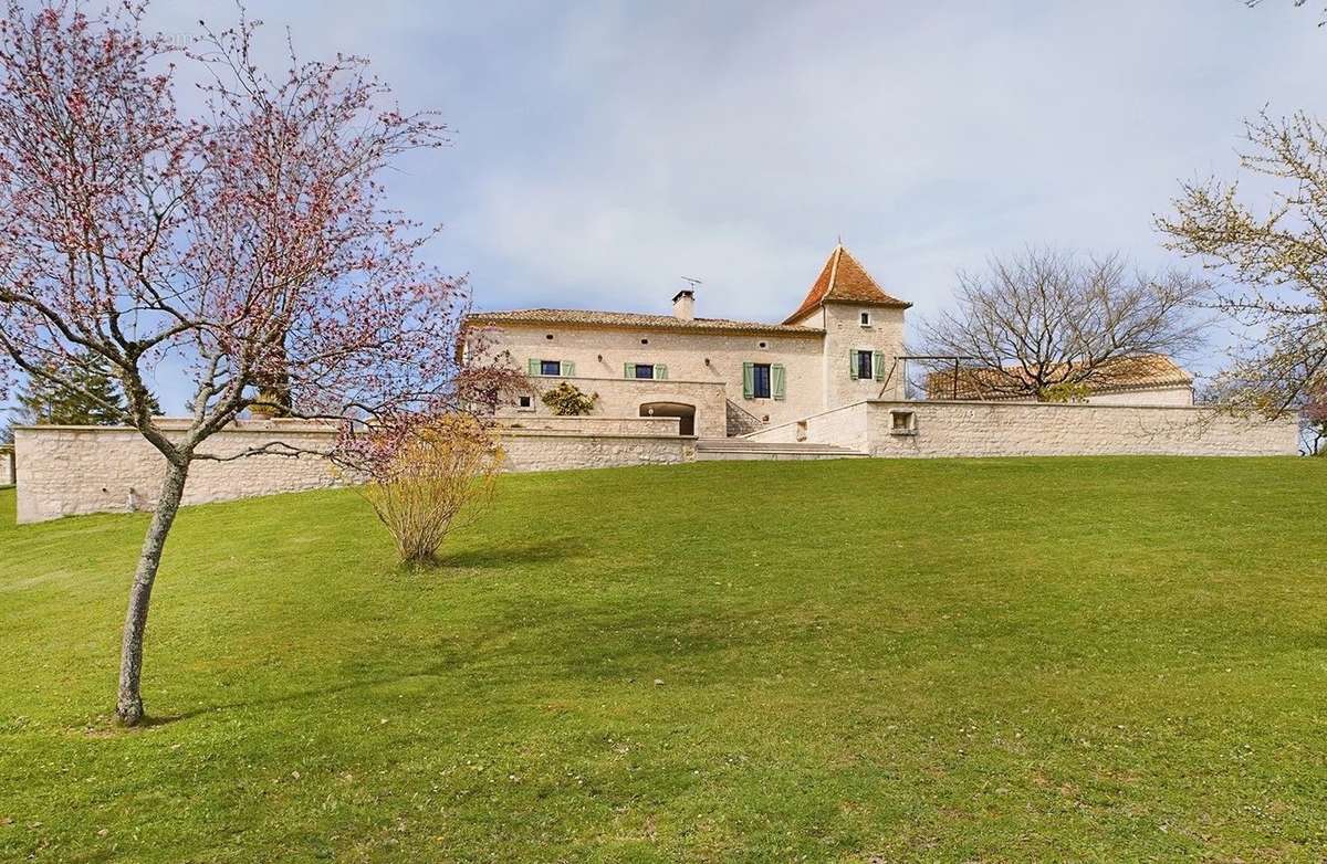 Maison à MONTCUQ