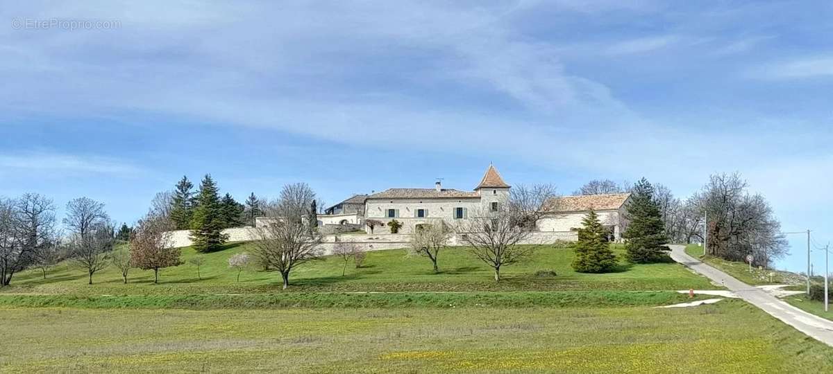 Maison à MONTCUQ