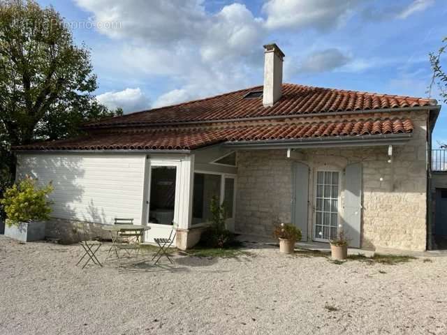 Maison à MONTCUQ